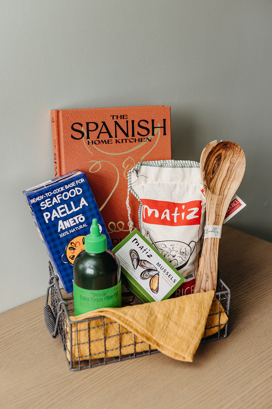 Que viva España Gift Basket