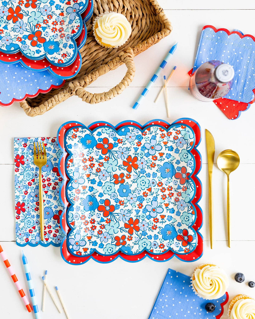 FLA1140 - Floral Americana 9" Plate