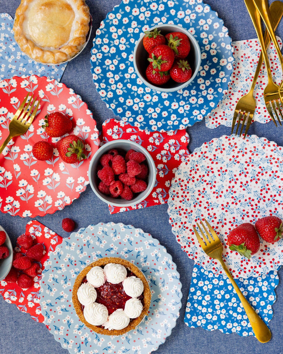 FLO1240 - Floral Bamboo Plate Set